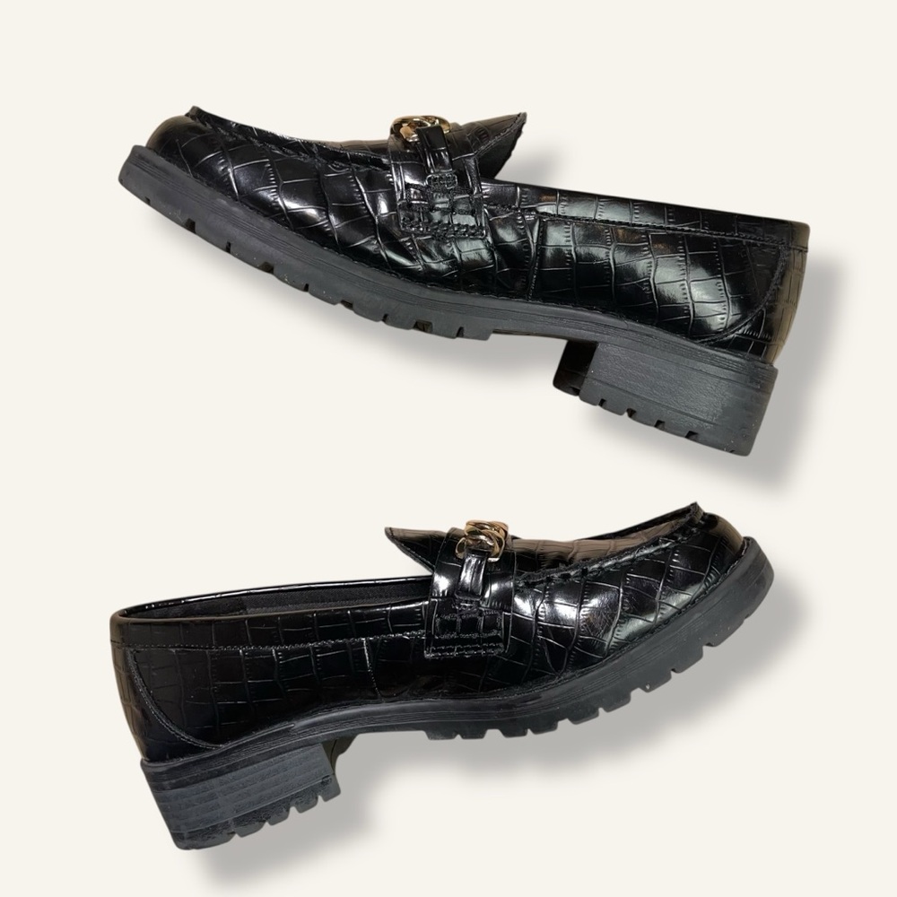 Old Navy Faux Leather Chunky Heel Loafers - Picture 6 of 10